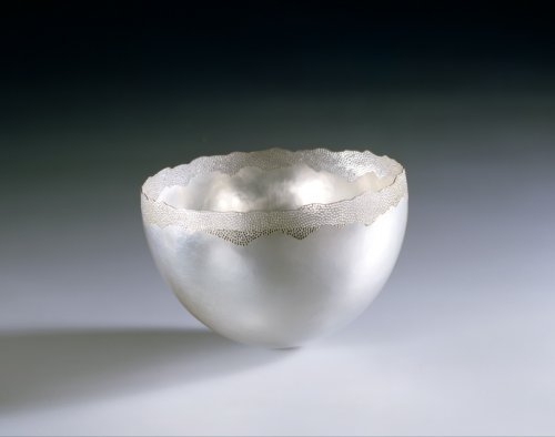 Piece -- materials: silver; dimensions: diameter 14 cm;