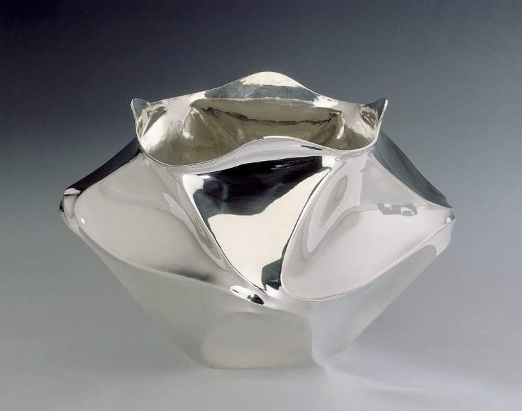 Piece -- materials: silver; dimensions: 28 x 21 x 19h;