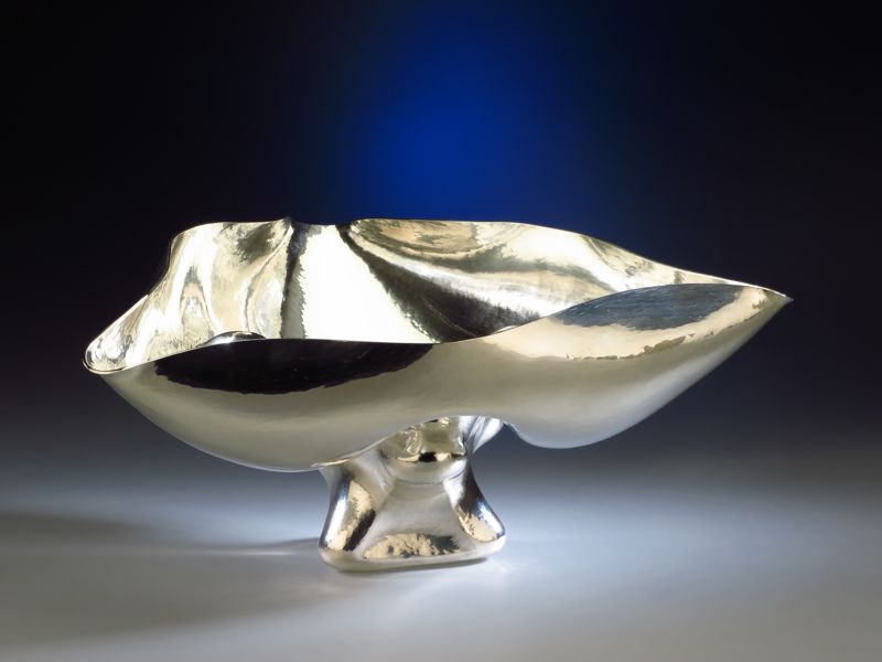 Piece -- materials: silver; dimensions: 37 x 35 x 19 h cm;