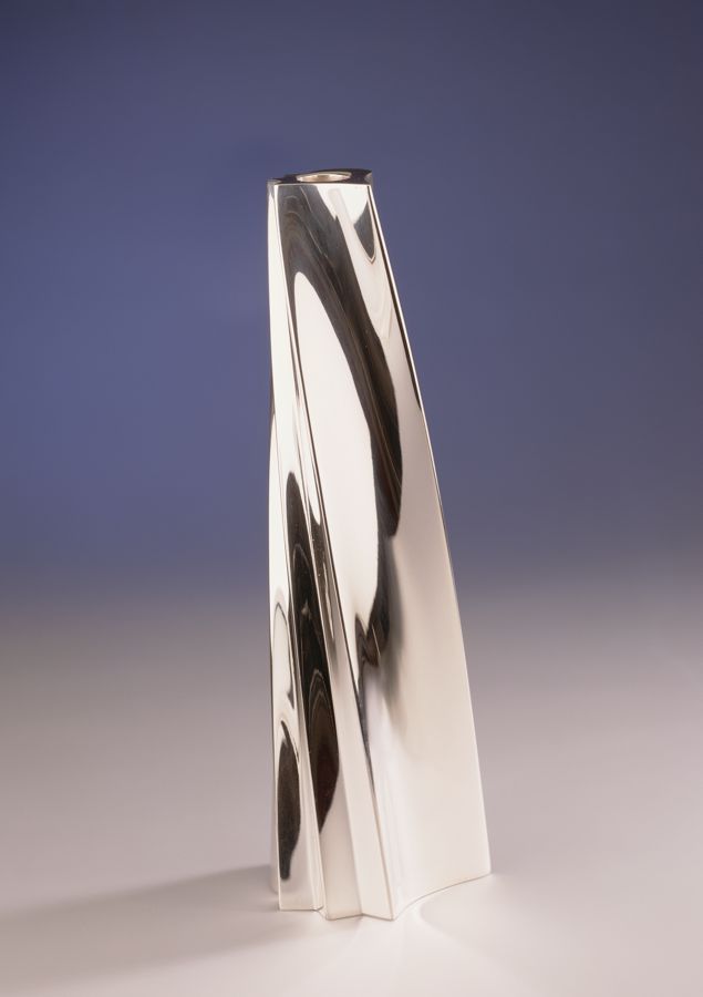 Piece -- materials: silver; dimensions: 21 h cm;