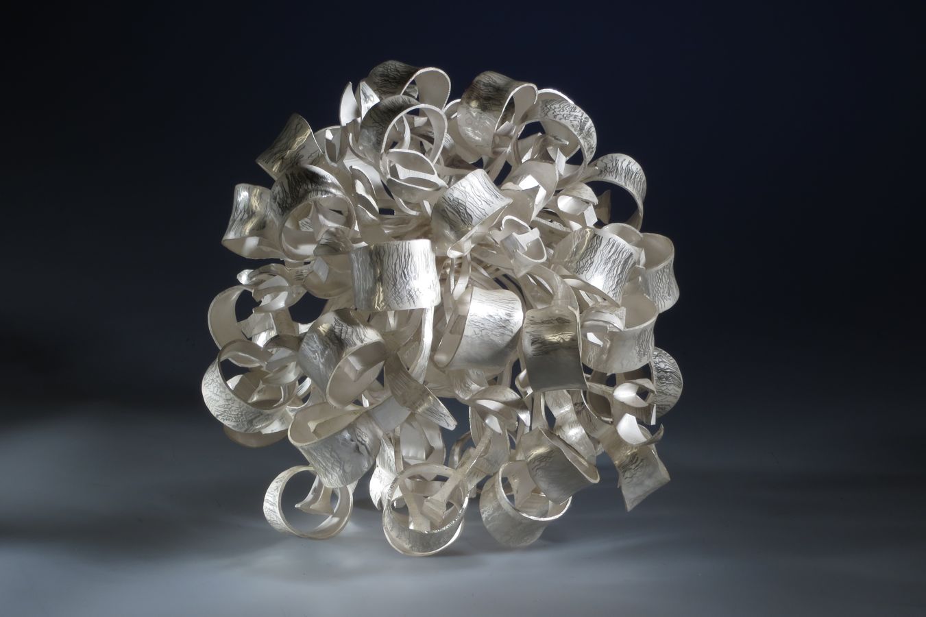 Piece -- materials: silver; dimensions: diameter 18, h 16 cm;