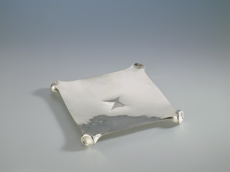 Piece -- materials: silver; dimensions: 17 x 17 x 2 h cm;