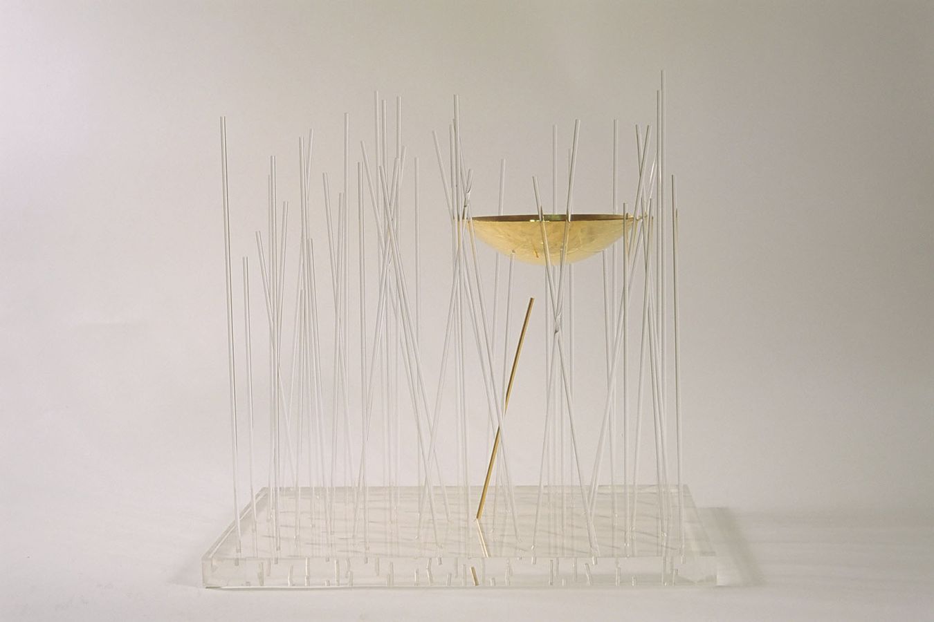 Piece -- materials: glass, perspec, silver gilt; dimensions: 34 x 21 x 34 cm;