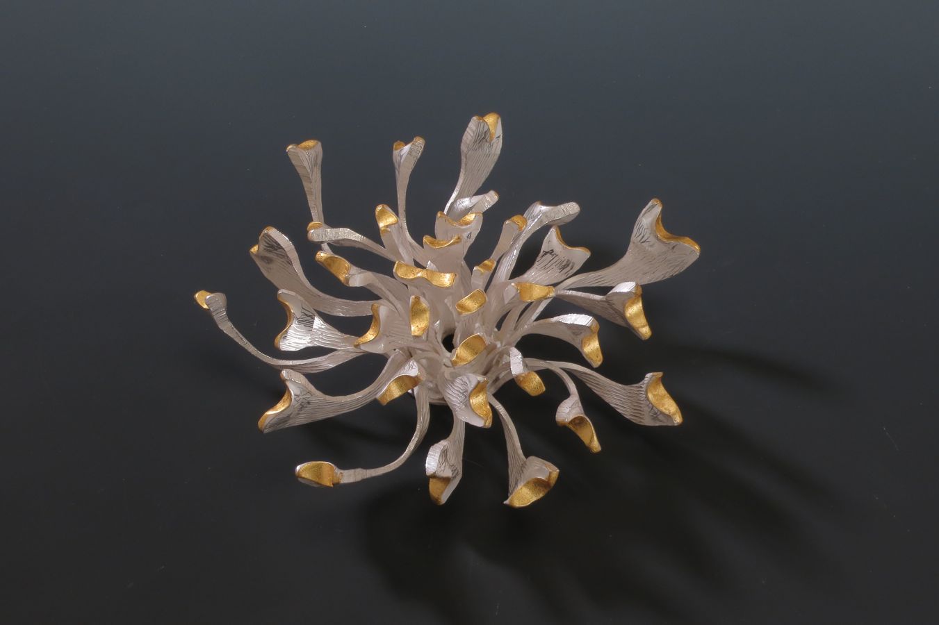 Piece -- materials: silver, gold leaf; dimensions: diameter 13.5, h 4 cm;